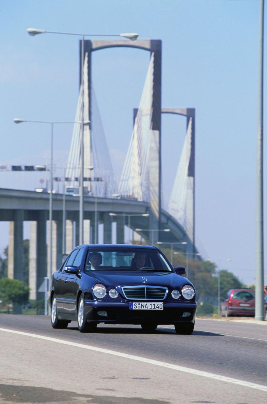 Mercedes-Benz E-Class 1996 года  (фото 20 из 23)